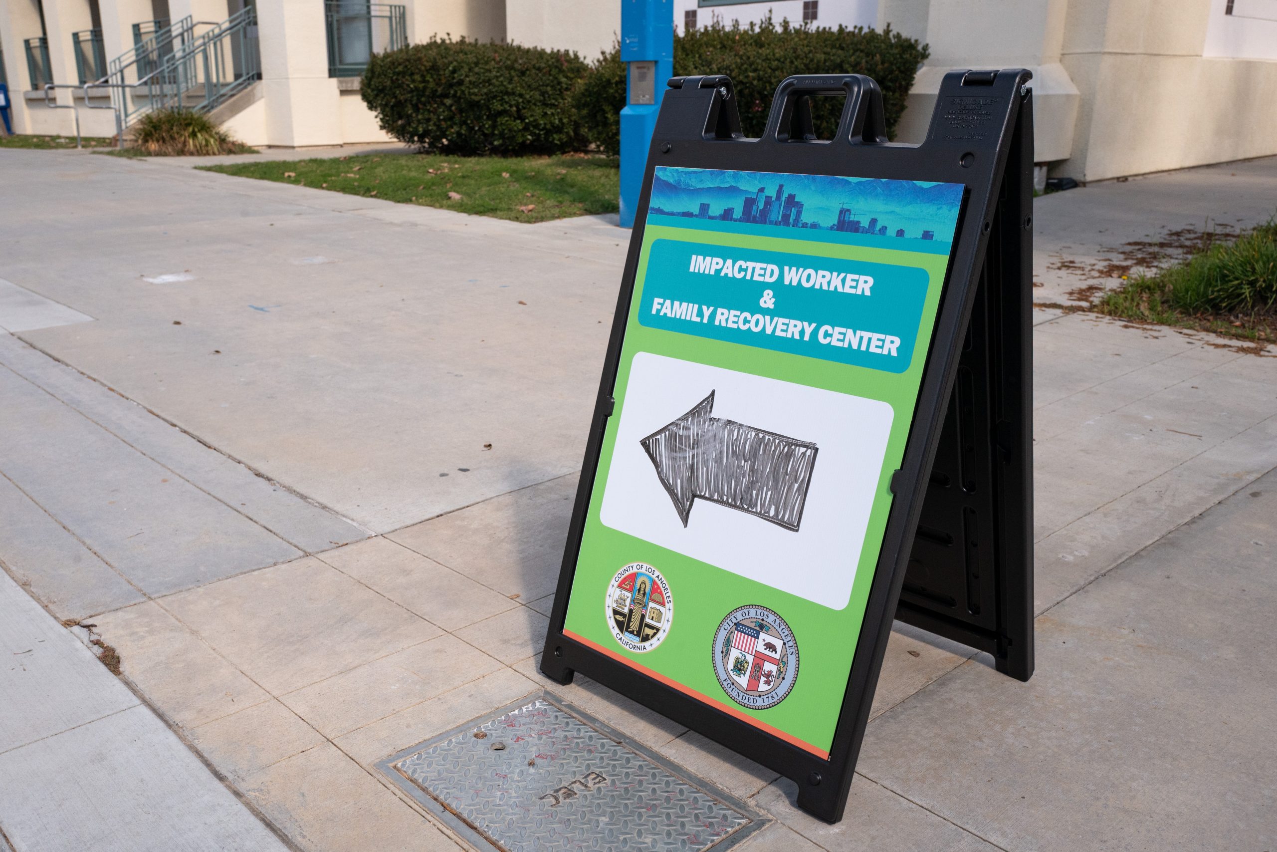 Worker & Family Fire Recovery Center Opens at Sylmar's Mission College - News Directory 3