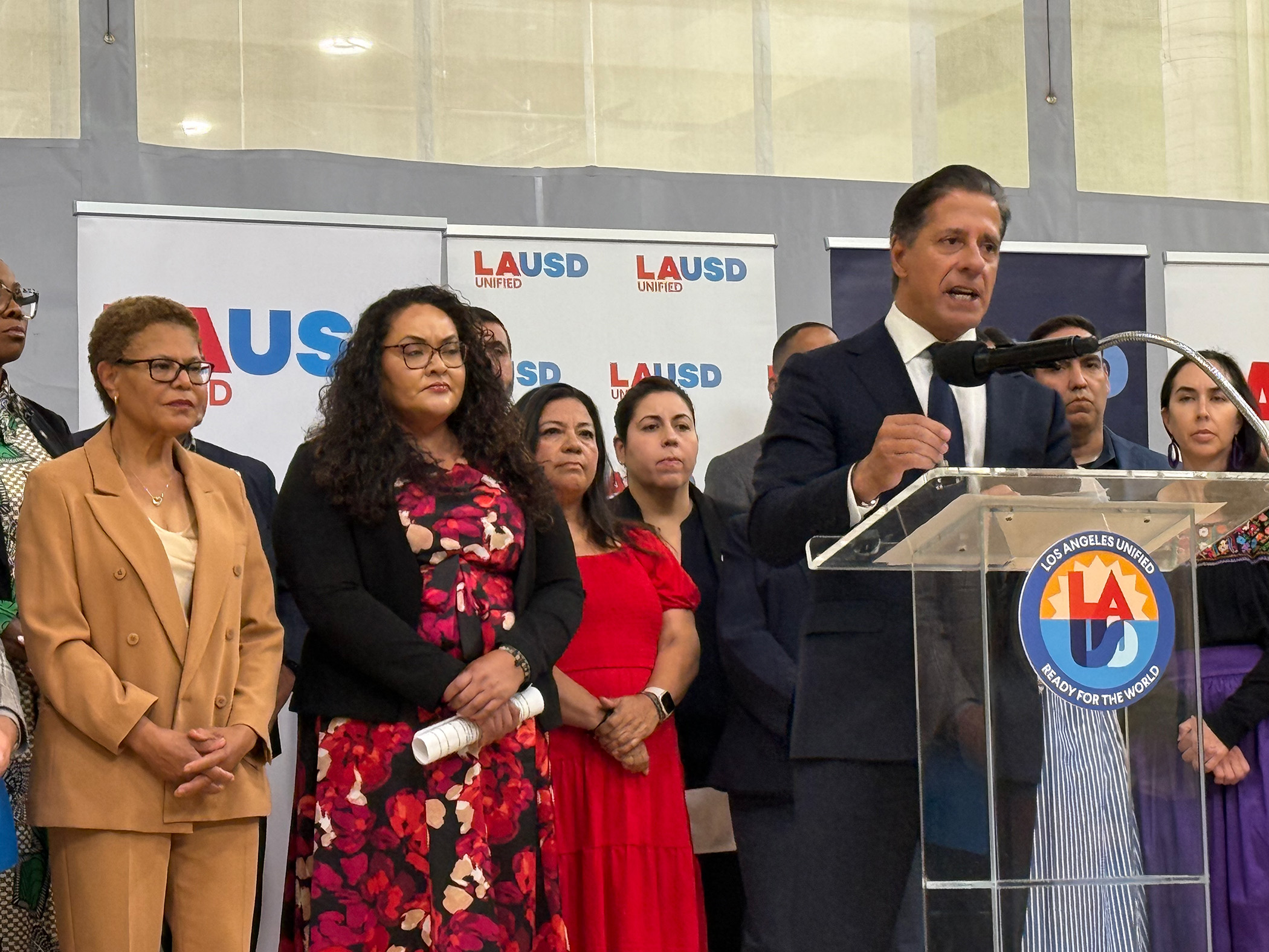 LAUSD Unveils Preparedness Plan for a Return to School Amid Ongoing ICE ...